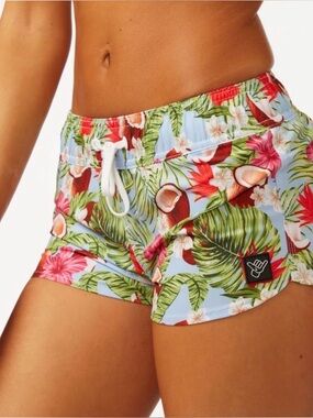 Shaka Kai Women’s XL Coco Loco Valley Short 3” Inseam Hawaiian Floral Print